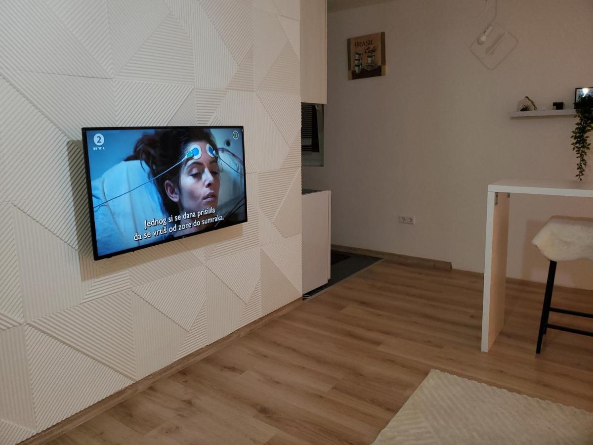 Sleep And Drive Apartment Sarajevo Exterior foto